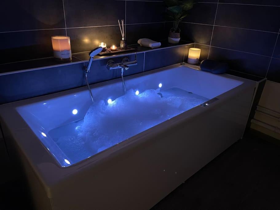Suites Mana - La Perle Des Isles , Superbe Maison Art Deco Avec Balneotherapie 레텔 외부 사진